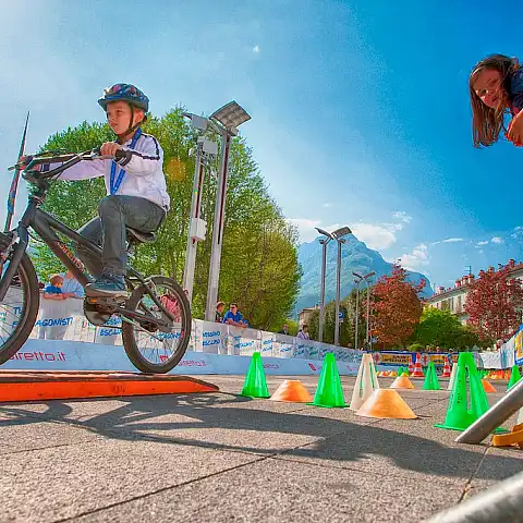 Il ciclismo in piazza - Lecco 2014